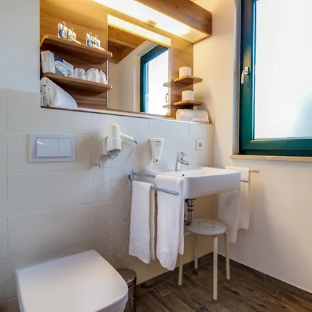 Lagovida Hafenhaus M Am Stoermthaler Grosspoesna